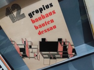 Lettertype Augias op Bauhausboek